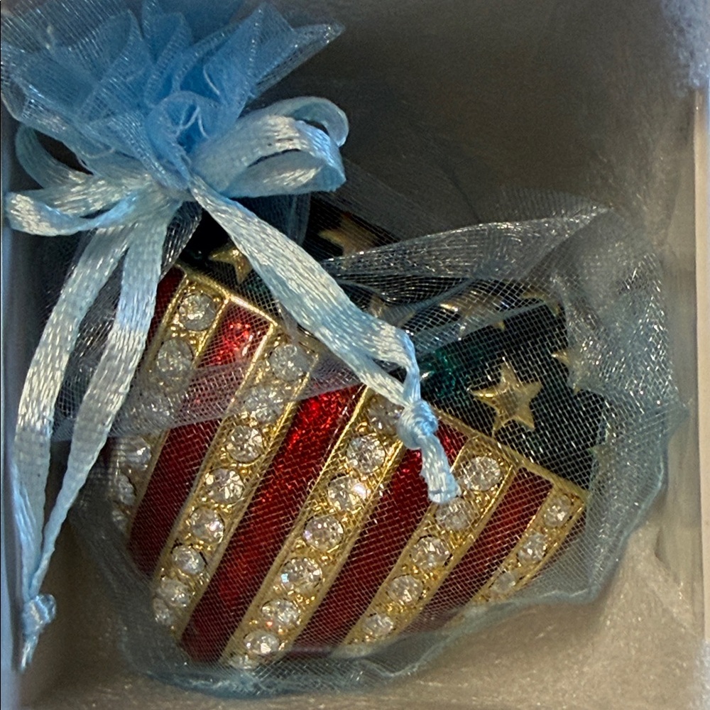 JERÉ American Flag Heart Trinket - Picture 10 of 11